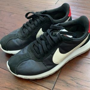 Nike casual shoe
